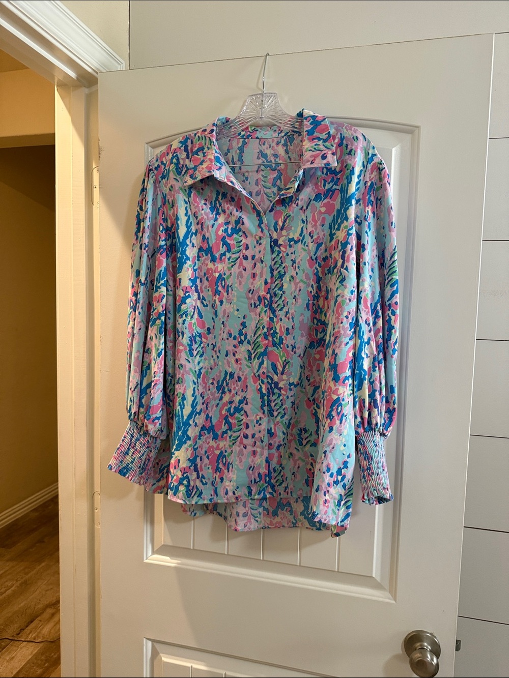 Abstract Floral Button-Front Blouse in Pink & Blue